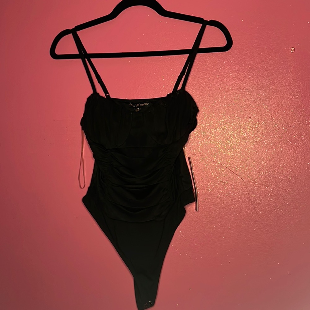 MEDIUM BLACK BODY SUIT🖤